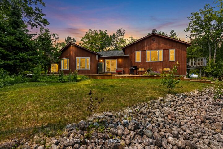479 Dyers Bay Road — photo 1