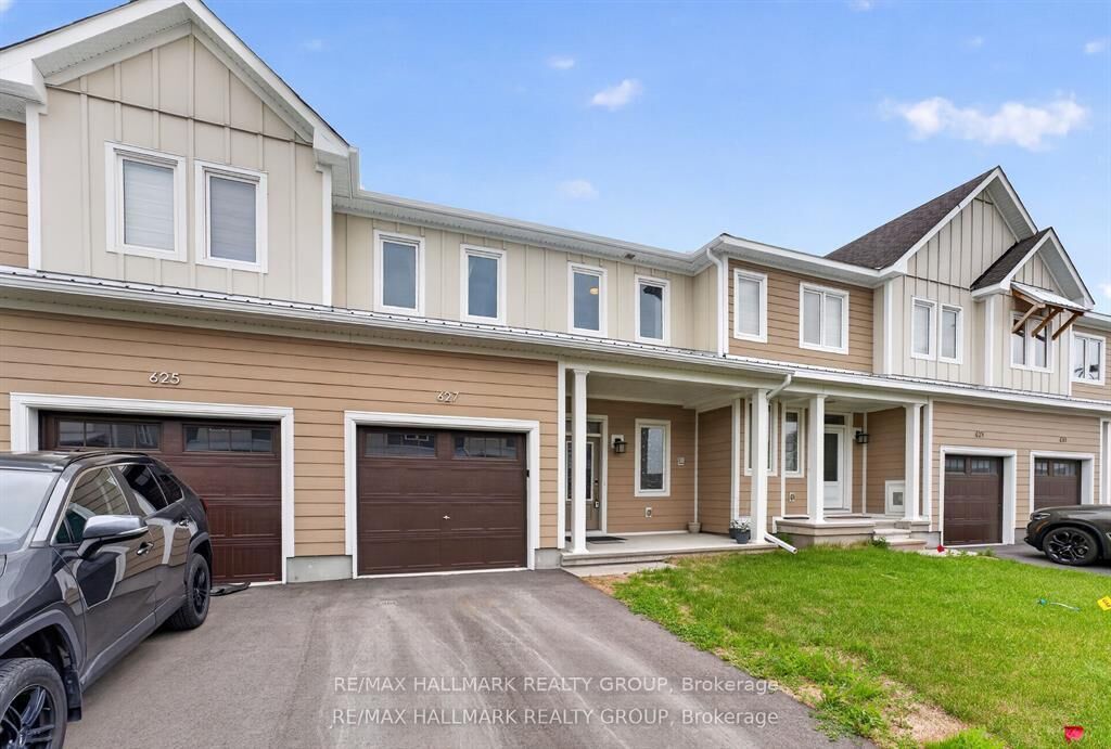 Property Photo: 627 Alopex Row ON K0A 2Z0