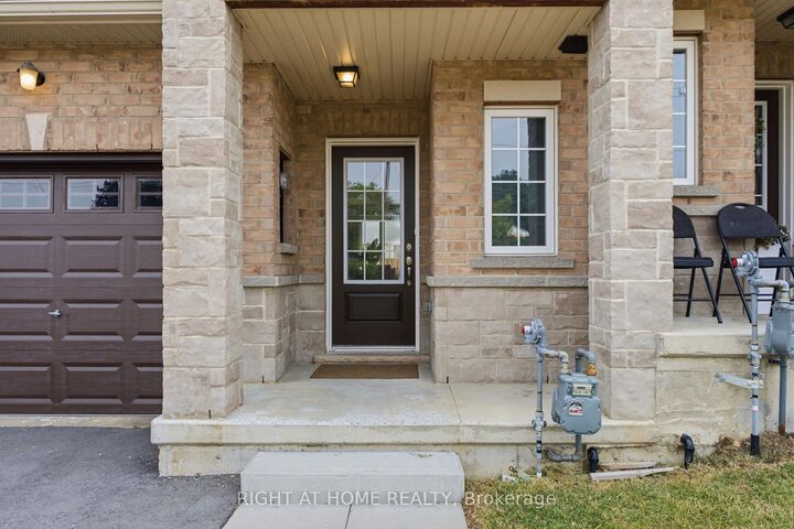 Property Photo:  415 East 16th Street  ON L9A 4K4 