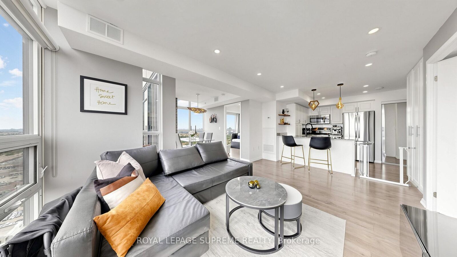 Property Photo: 830 Lawrence Avenue W 2702 ON M6A 0B6
