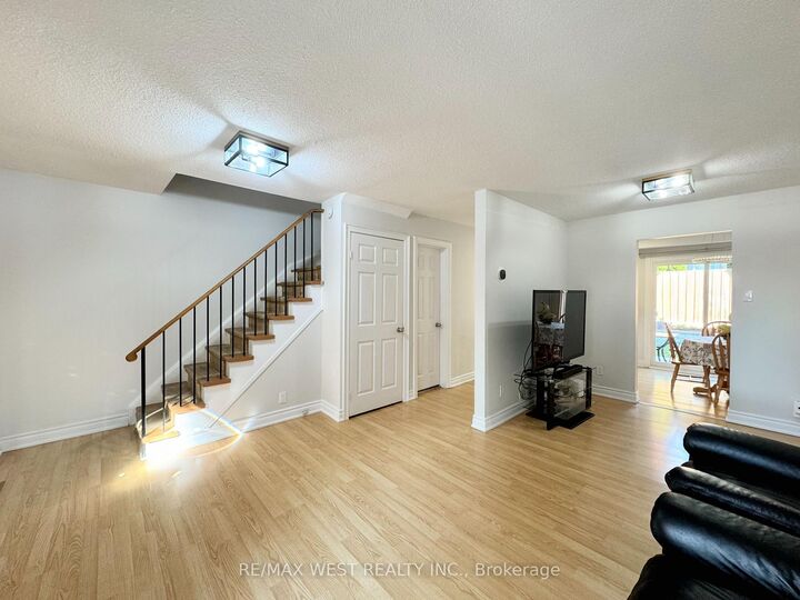 Property Photo: 40 Maplehurst Square ON L6Z 1J6