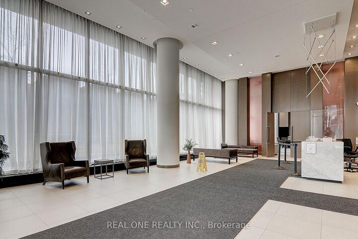 Property Photo: 121 McMahon Drive 1501 ON M2K 0C1