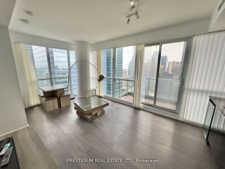 Property Photo: 70 Temperance Street 4906 ON M5H 0B1