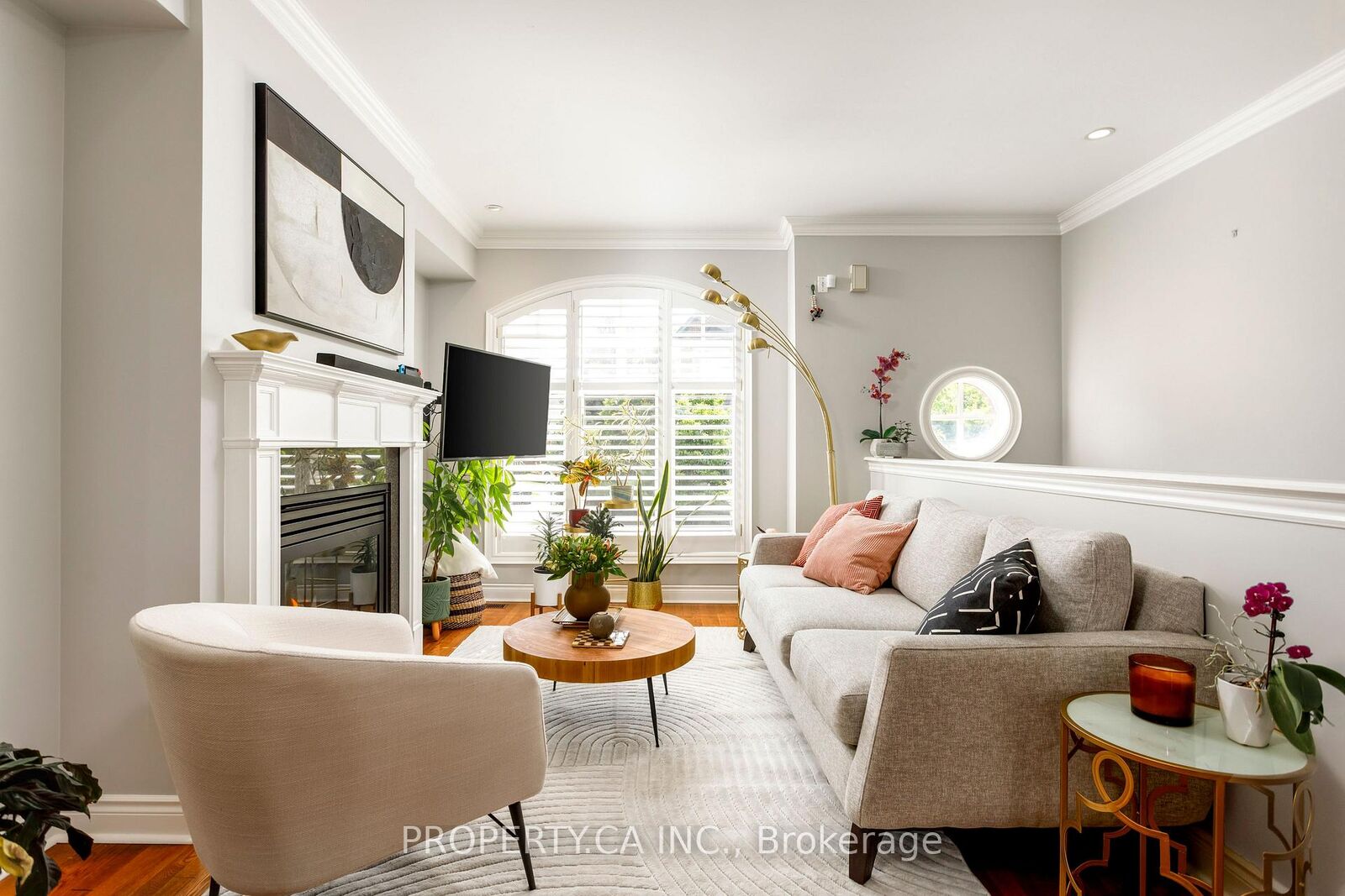 Property Photo: 9 Leaves Terrace ON M8Y 4H4