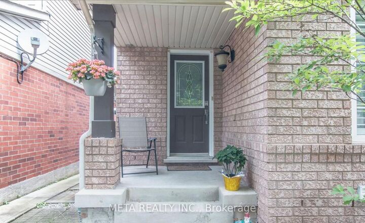 Property Photo: 2109 Dunmore Avenue ON L7L 6V8