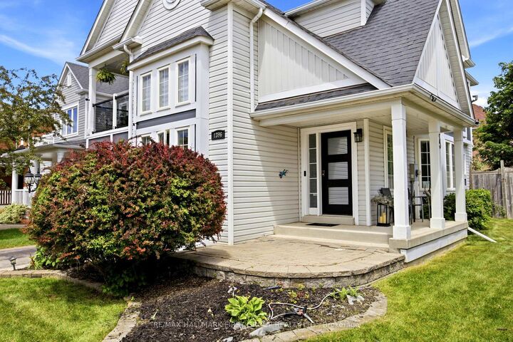 Property Photo: 1396 Lyncroft Crescent ON L1K 2P4