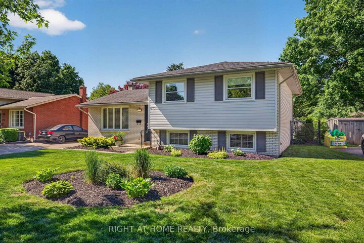 Property Photo: 670 Glengyle Crescent ON N5X 1X7