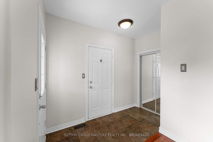 Property Photo:  1896 Berrywood Crescent  ON K7P 3G4 