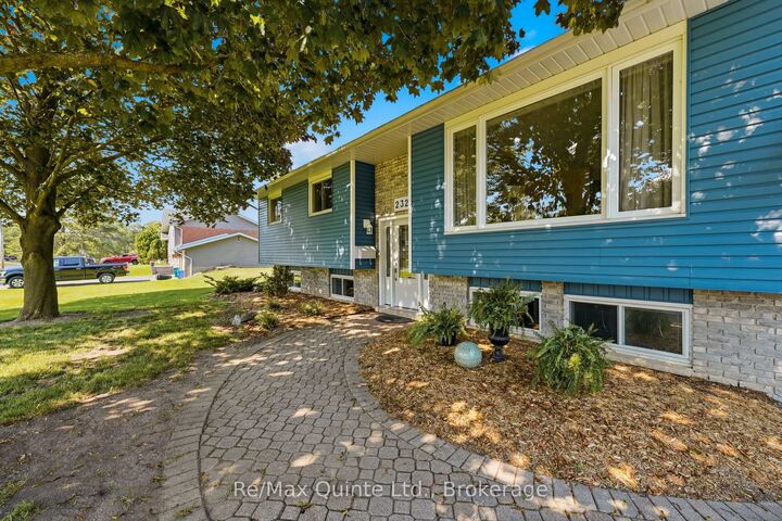 Property Photo:  232 Colonial Road  ON K8R 1B9 