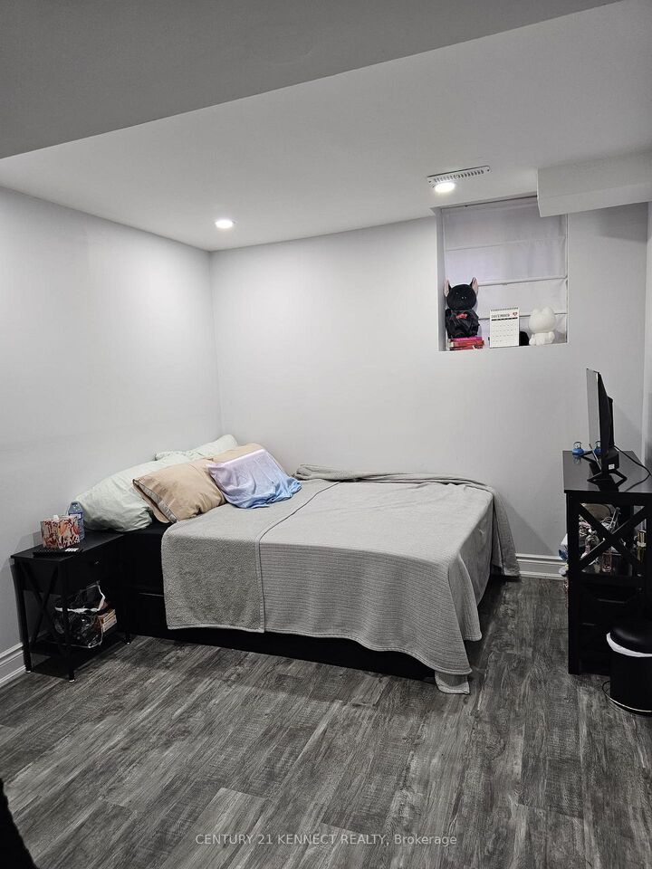 Property Photo: 51 Cassander Crescent Bsmt ON L6Z 1Z5