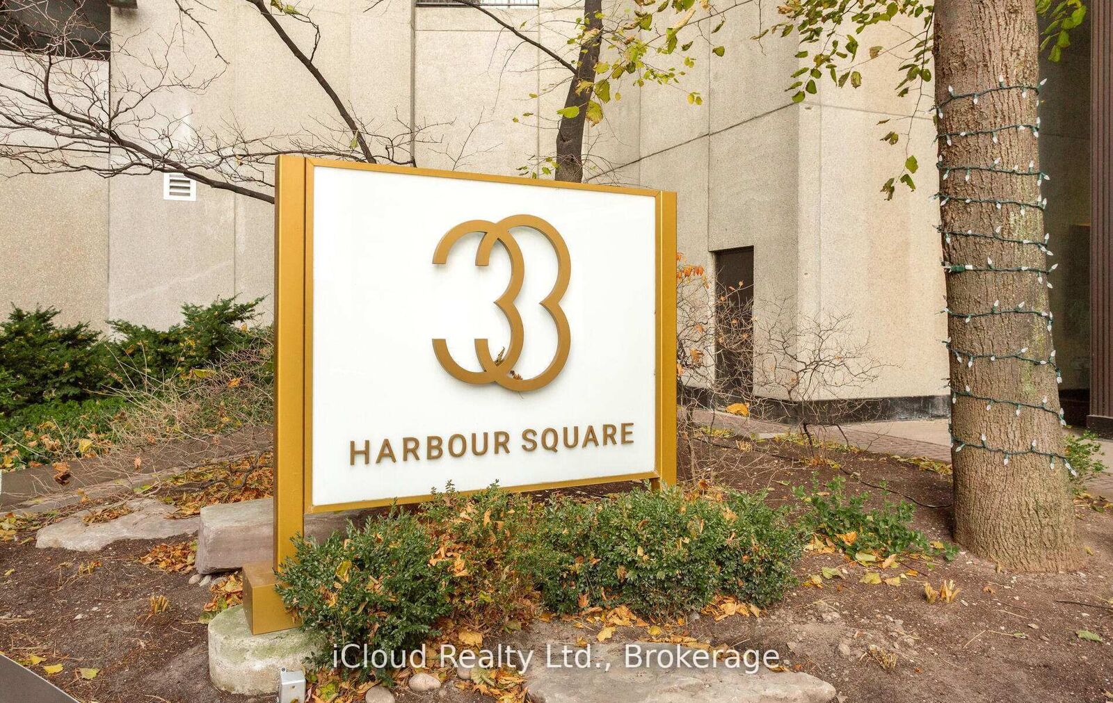 Property Photo:  33 Harbour Square 837  ON M5J 2G2 