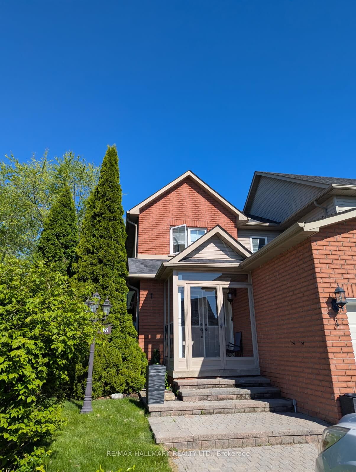 Property Photo:  102 Richfield Square  ON L1E 3G4 