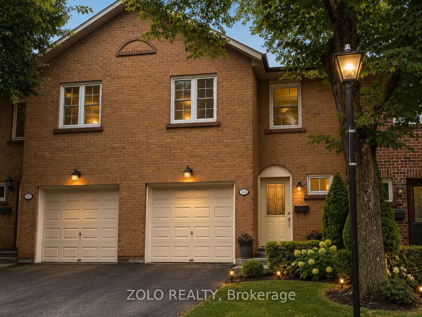 Property Photo: 2120 Rathburn Road E 113 ON L4W 2S8
