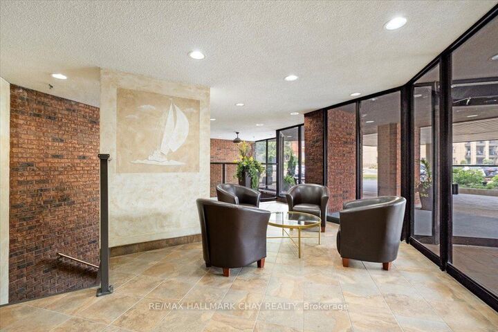 Property Photo:  181 Collier Street 202  ON L4M 5L6 