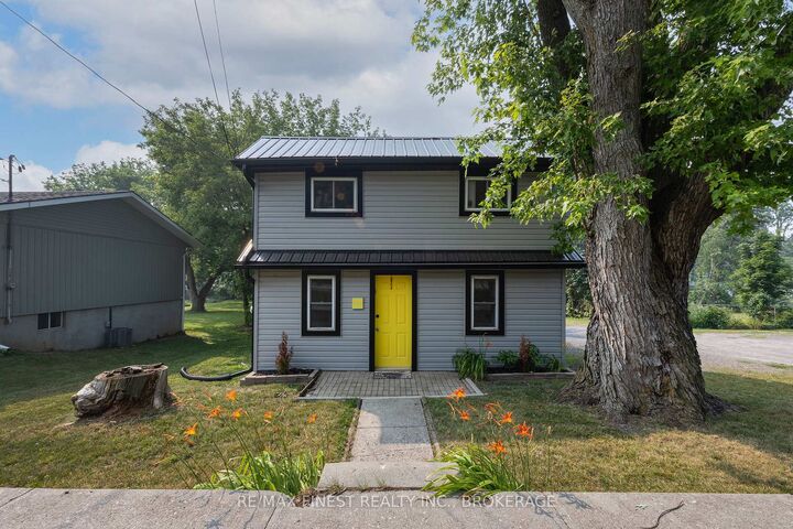 Property Photo: 414 Dundas Street ON K0K 1X0