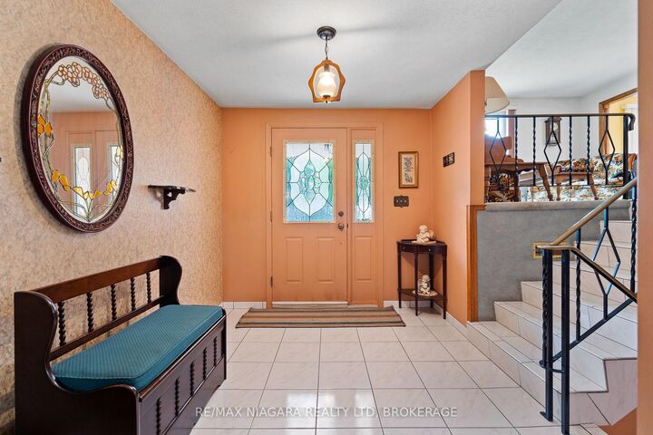 Property Photo: 232 Wallace Avenue S ON L3B 1R6
