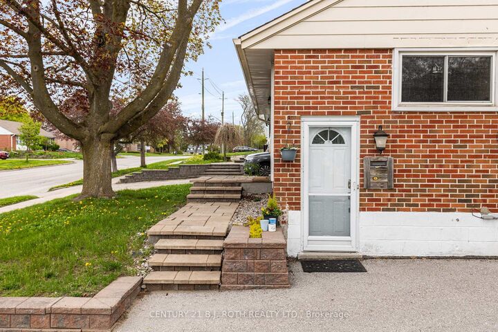 Property Photo: 243 Wellington Street E Lower Level ON L4M 2E4