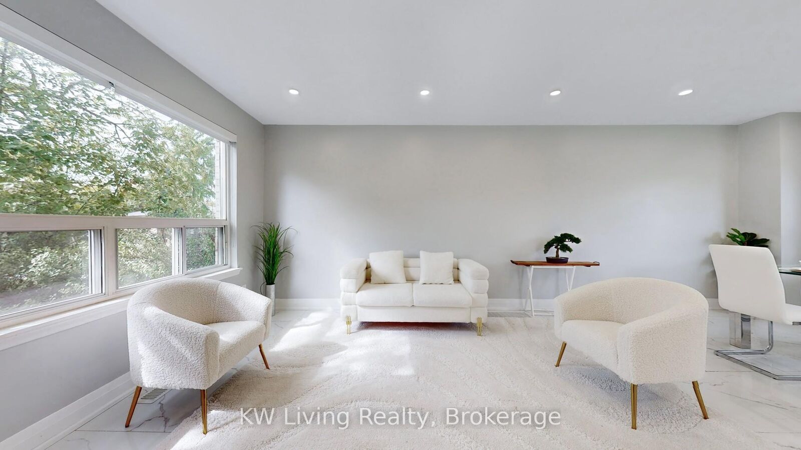 Property Photo: 251 McConvey Drive Main ON L4C 3K1