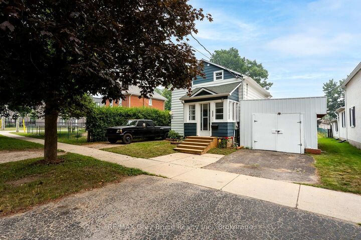 Property Photo: 1693 8th Avenue E ON N4K 3B8