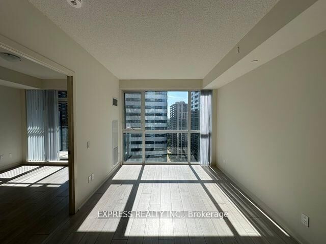 Property Photo:  4955 Yonge Street 1816  ON M2N 0L8 