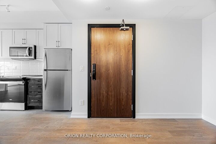 Property Photo:  201 Brock Street S 221  ON L1N 0P8 