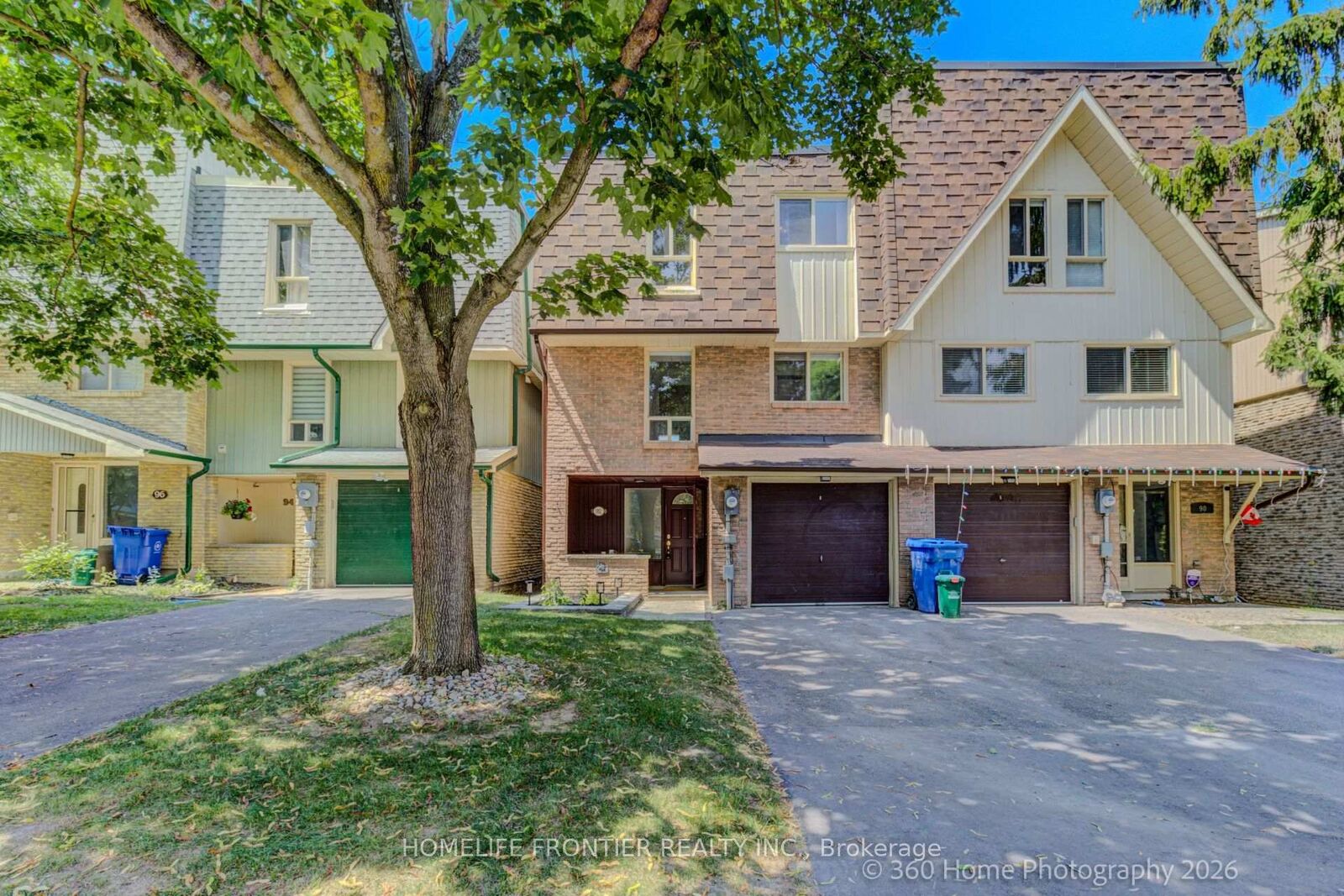 Property Photo: 92 Poplar Crescent W ON L4G 3L3