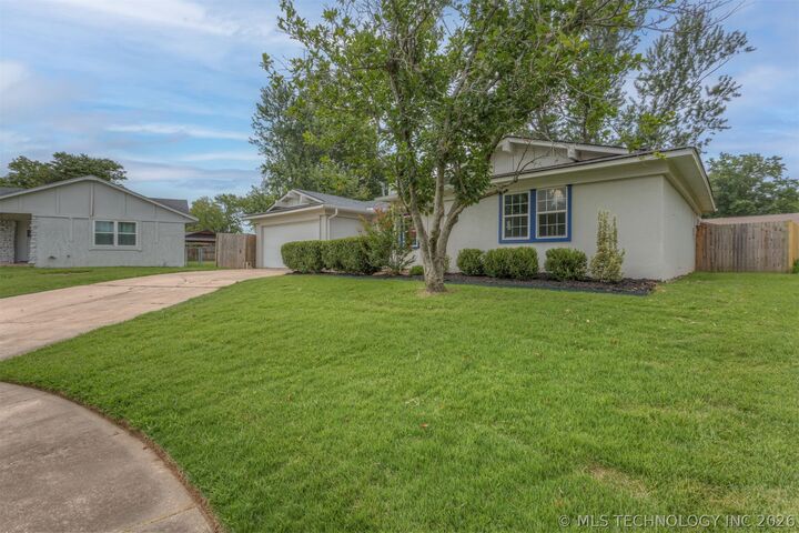 Property Photo:  4329 S Date Avenue  OK 74011 