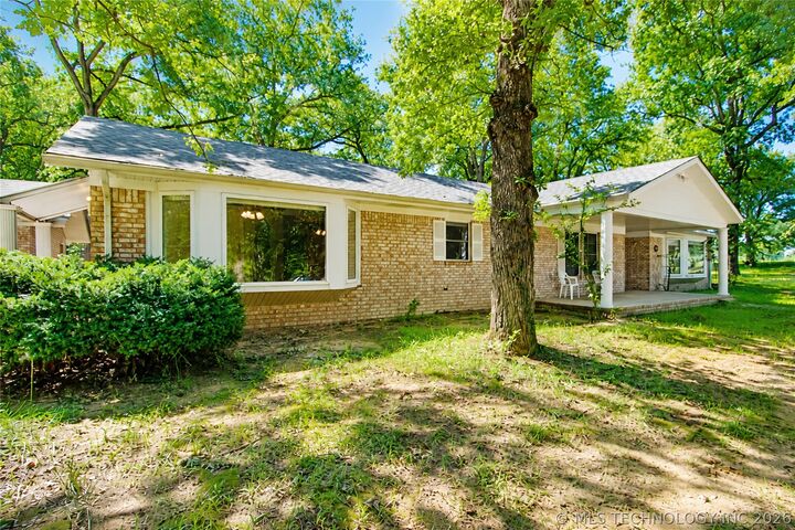 Property Photo: 3260 Howard Road OK 74421