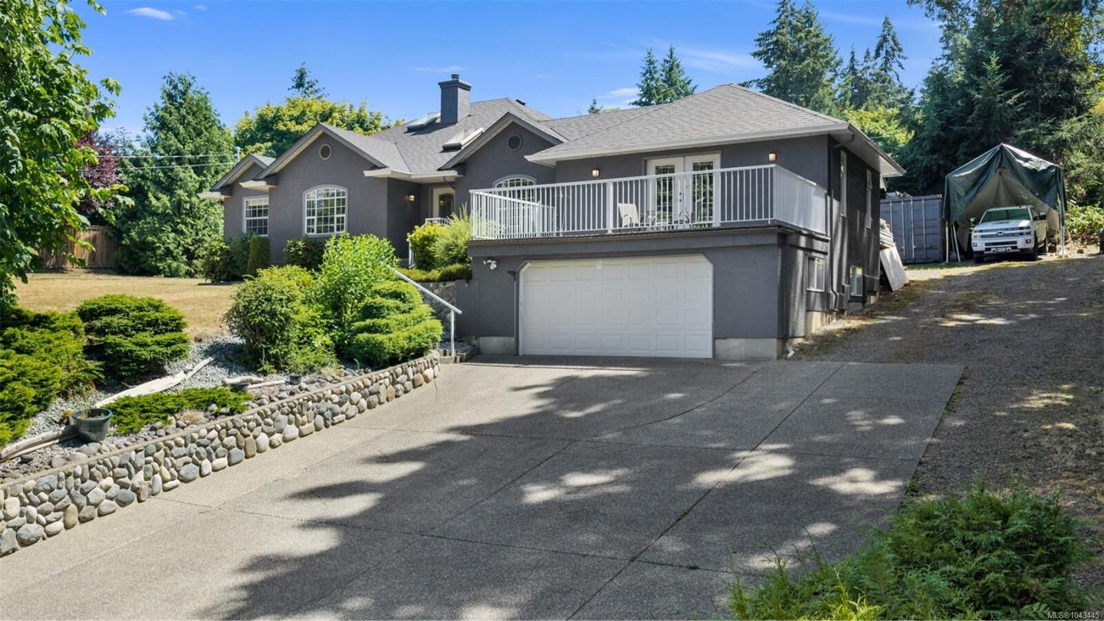 Property Photo: 1406 Donnay Dr BC V9L 5R4