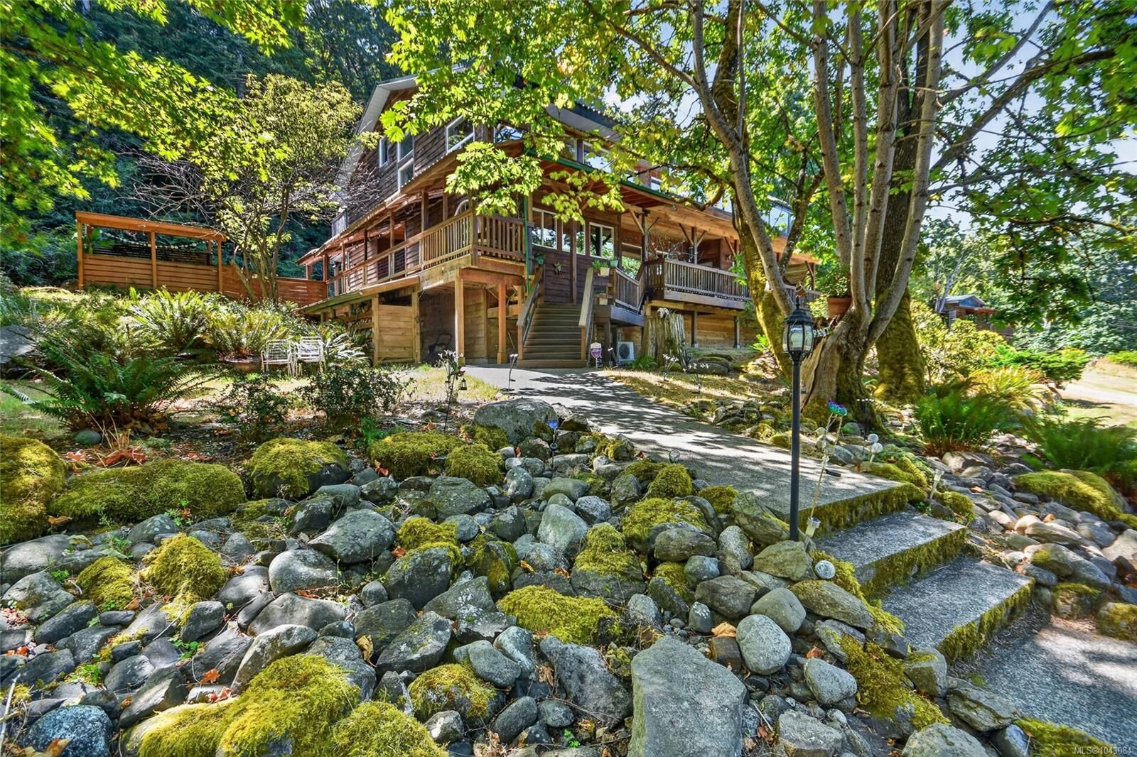 Property Photo: 1597 Starbuck Lane BC V0R 1X5