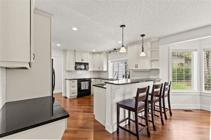 Property Photo: 91 Maryland Rd BC V9W 1V7