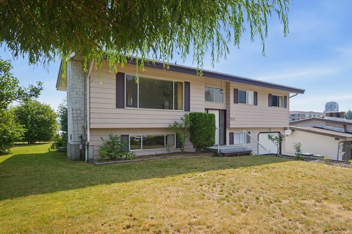 Property Photo: 32659 Willingdon Crescent BC V2T 1S1