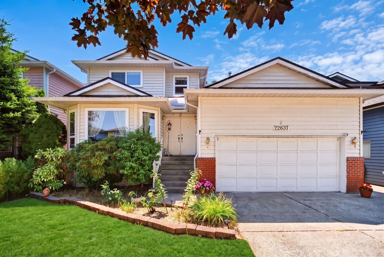 Property Photo: 22637 Fraserbank Crescent BC V6V 2L8