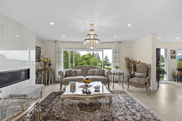 Property Photo: 738 Sylvan Avenue BC V7R 2G1