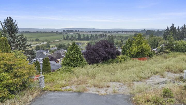 Property Photo: 276 55 Street BC V4M 3J5