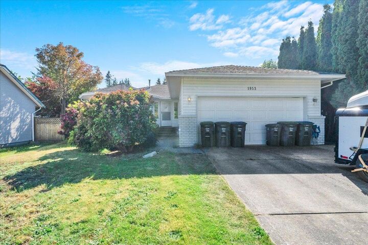 1953 158A Street — photo 1