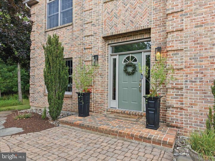 Property Photo: 831 Colonna Lane PA 18064