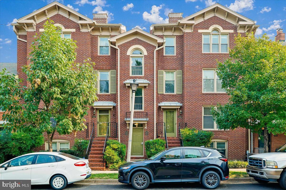 Property Photo: 1513 Oronoco Street VA 22314