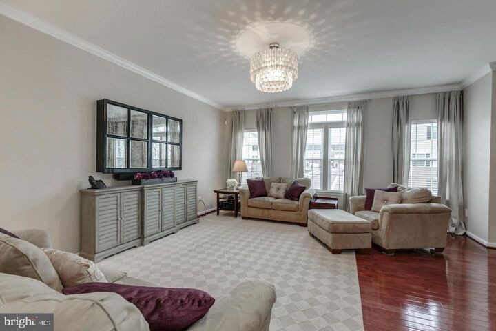 Property Photo: 22941 Chinkapin Oak Terrace VA 20166