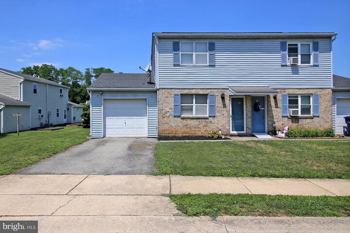 Property Photo:  35 Walnut Mill Lane  PA 17042 