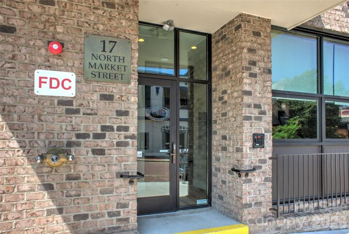 Property Photo: 17 N Market Street 202 NC 28801