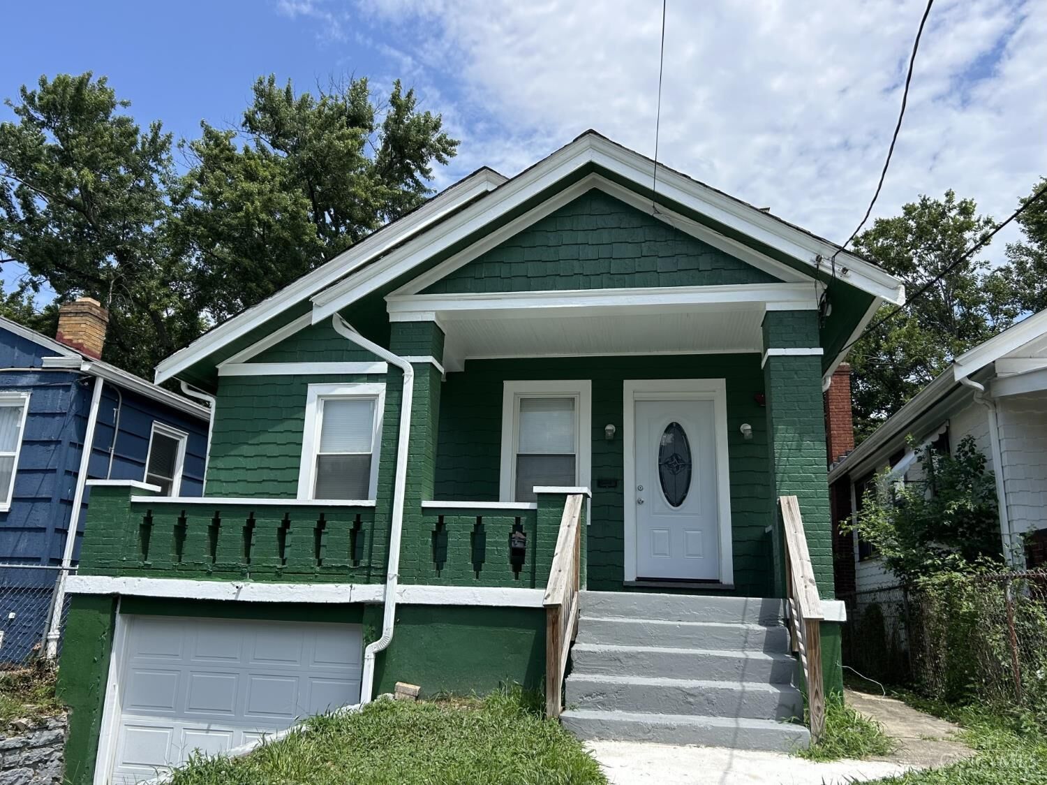 Property Photo: 1922 Dalewood Place OH 45237