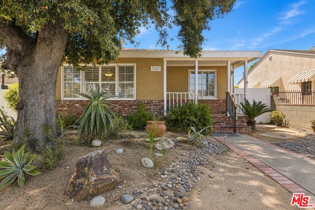 Property Photo: 2221 N Valley St CA 91505