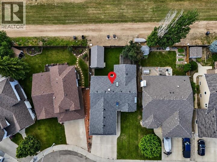 Property Photo: 39 Parkland Close East AB T1R 0M2