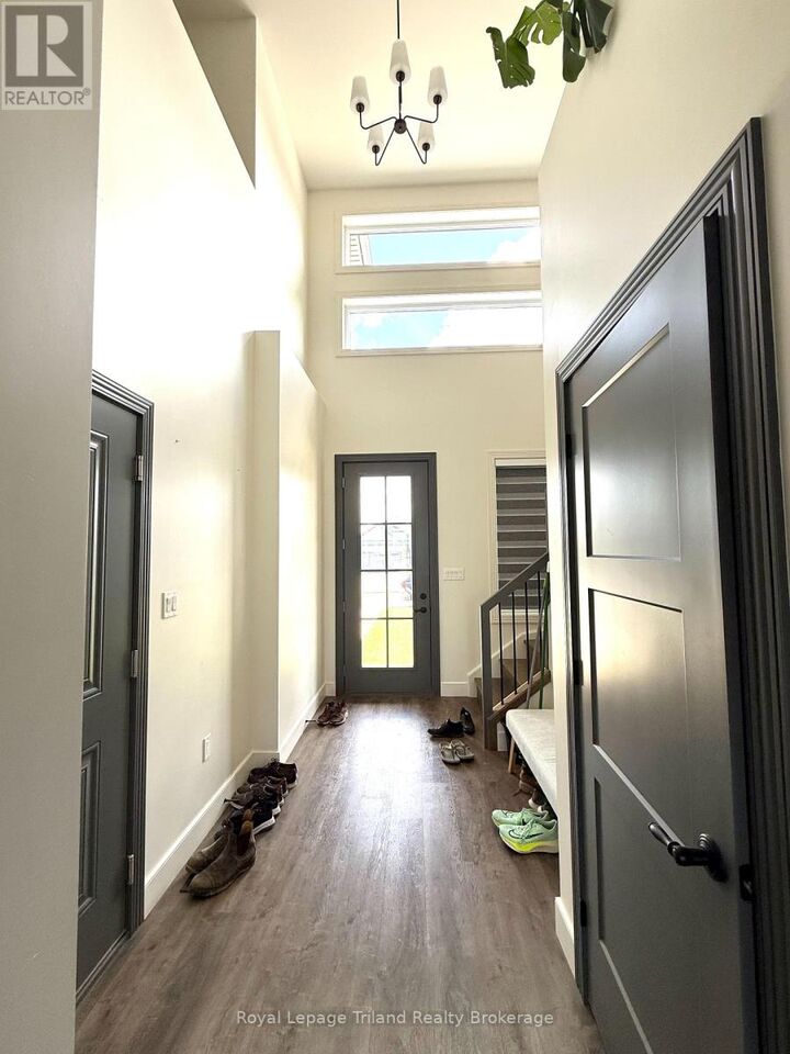 Property Photo: 75 Trailview Drive ON N4G 0K1