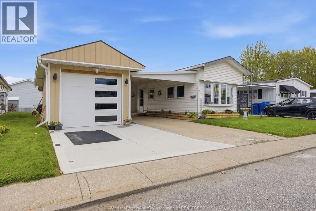 Property Photo: 4 Malden Hill ON N9V 3E1