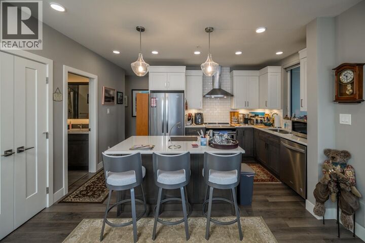 1087 6th Avenue 302 — photo 1