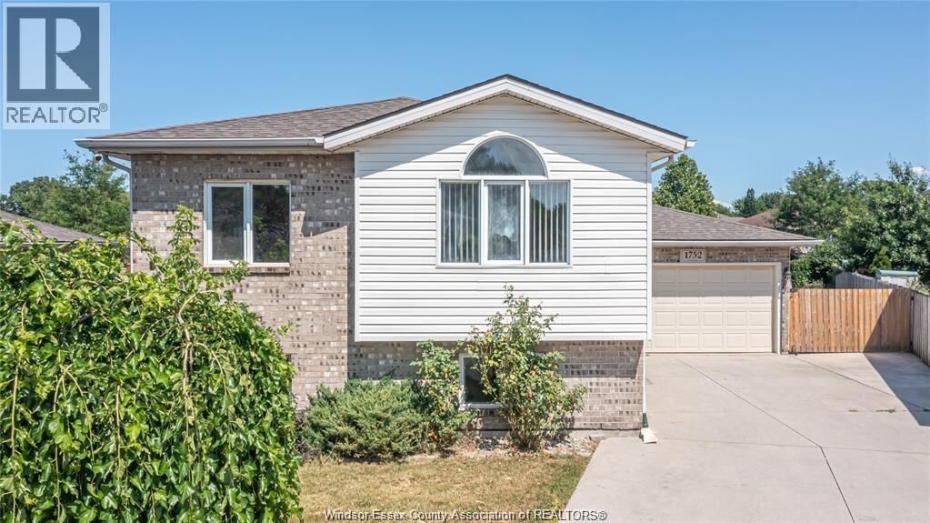 Property Photo: 1752 Vicky Circle ON N8W 5P7