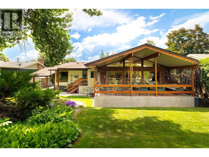 Property Photo: 1109 Pinecrest Lane BC V1Y 4L4