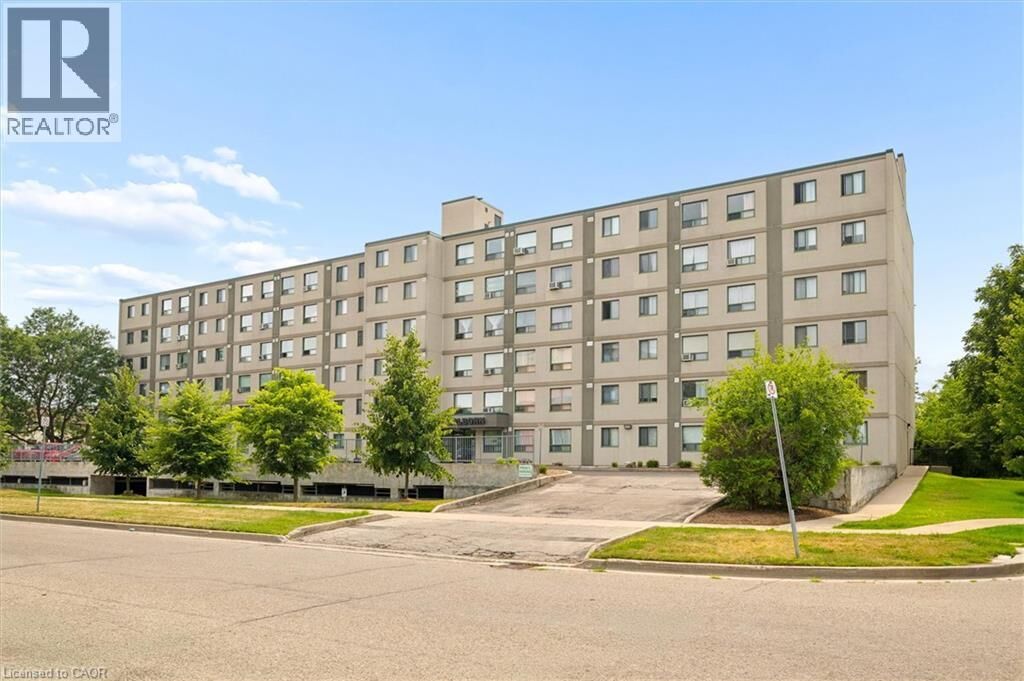 Property Photo: 18 Holborn Court 506 ON N2A 4A1